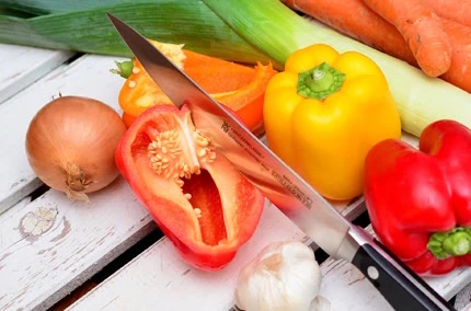 Lindengut Fasten in der Rhön Basenfasten Gemüse schneiden